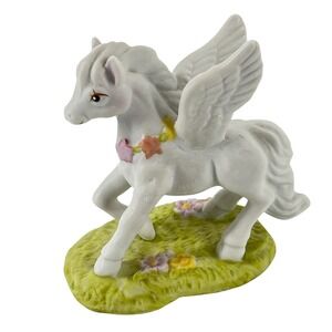 Vintage 1982 Wallace Berrie Fantasy Series Porcelain Pegasus Figurine White 4960